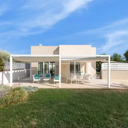 'villa Luisa' Mit Pool By Interhome Semesterbostad *