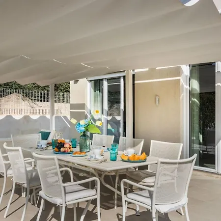 'villa Luisa' Mit Pool By Interhome Semesterbostad